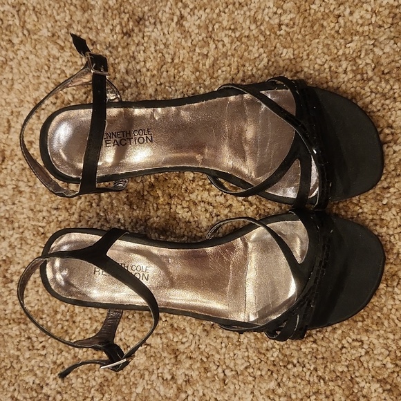 Kenneth Cole Reaction Other - Kenneth Cole Reaction Girls Heeled Sandals, size 2